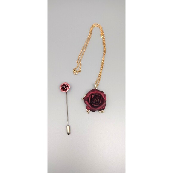 Vintage 3D Rose Necklace Pendant Lapel Stick Pin Red Gold Tone Aluminum READ - Picture 1 of 9